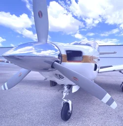 N515CA prop.webp